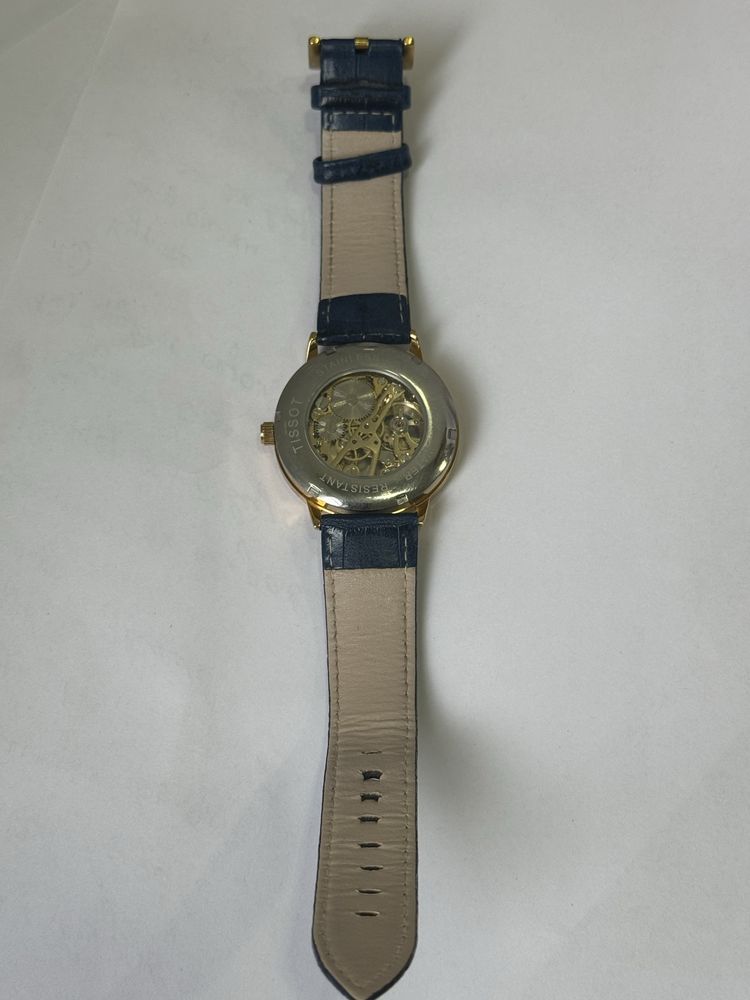Продам часы Tissot