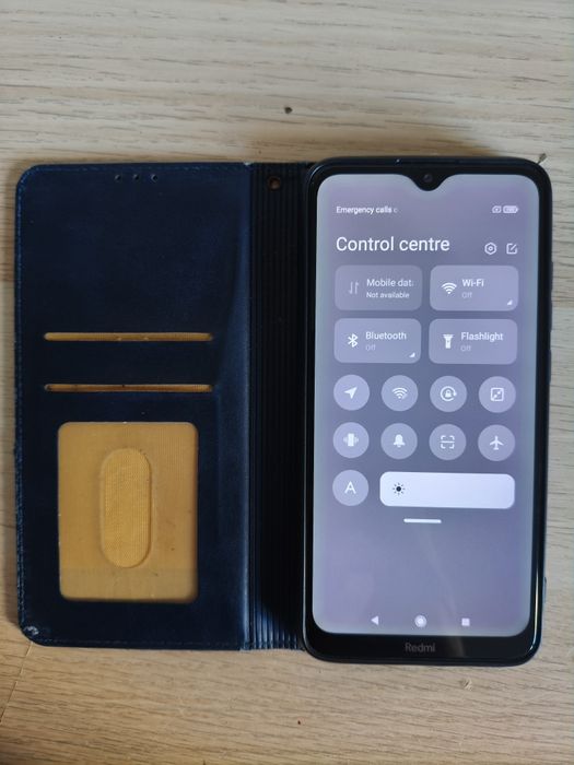 REDUCERE - Telefon Xiaomi Redmi 8A + Husa + Folie sticla