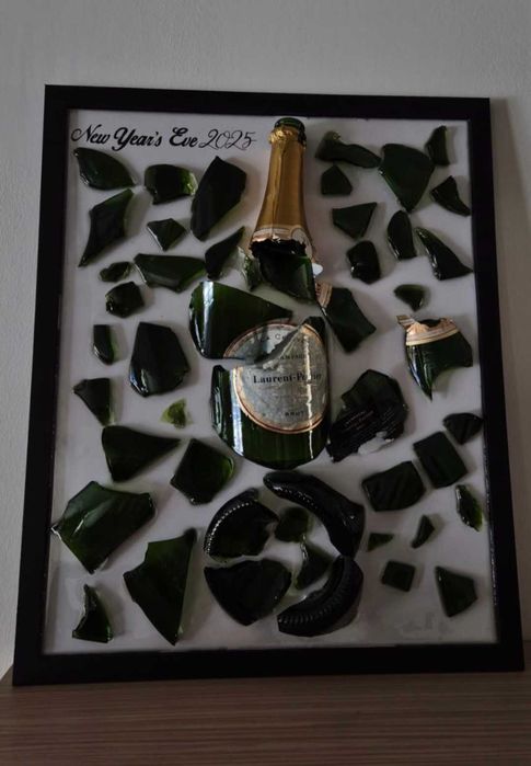 Tablou decorativ,unic,personalizat cu sticle