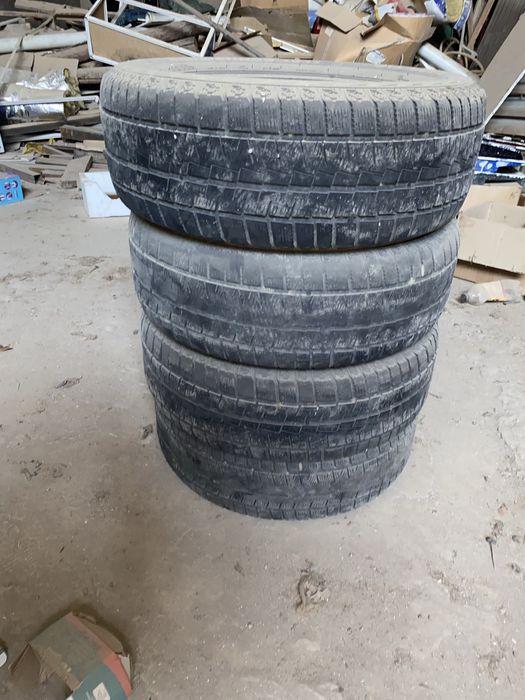 Продается шины зимныее