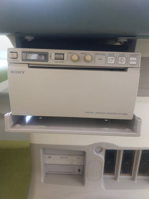 Vând Ecograf LogiqS6 stare bună, achiziționat din Germania, fără sonde