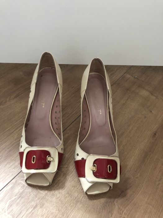 Pantofi Vintage de lac cu catarama 37