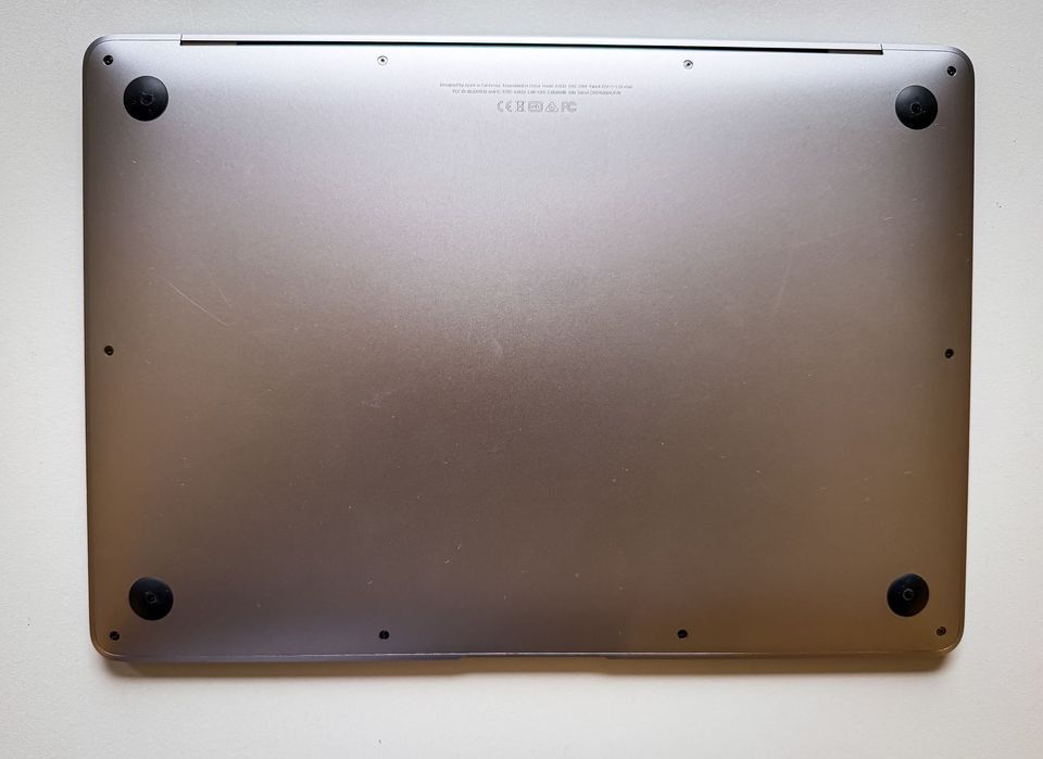  MacBook Air Retina 13", 2018 1.6 GHz i5, 8GB RAM, 256GB SSD - A1932