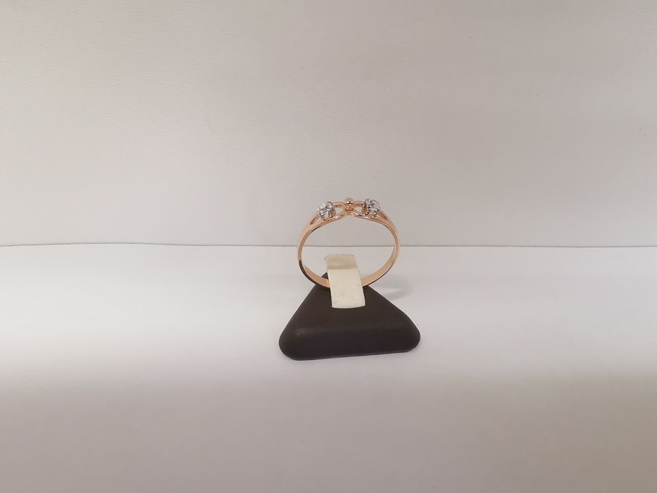 Златен руски пръстен с циркони