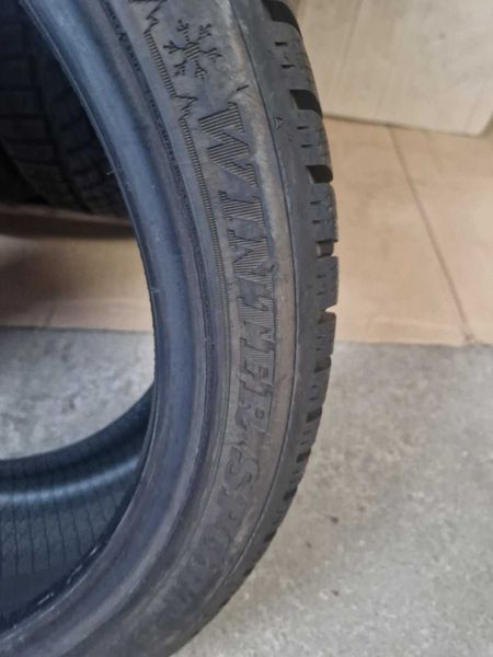 4 броя Dunlop R18 235/40/ 
зимни гуми 
DOT2720