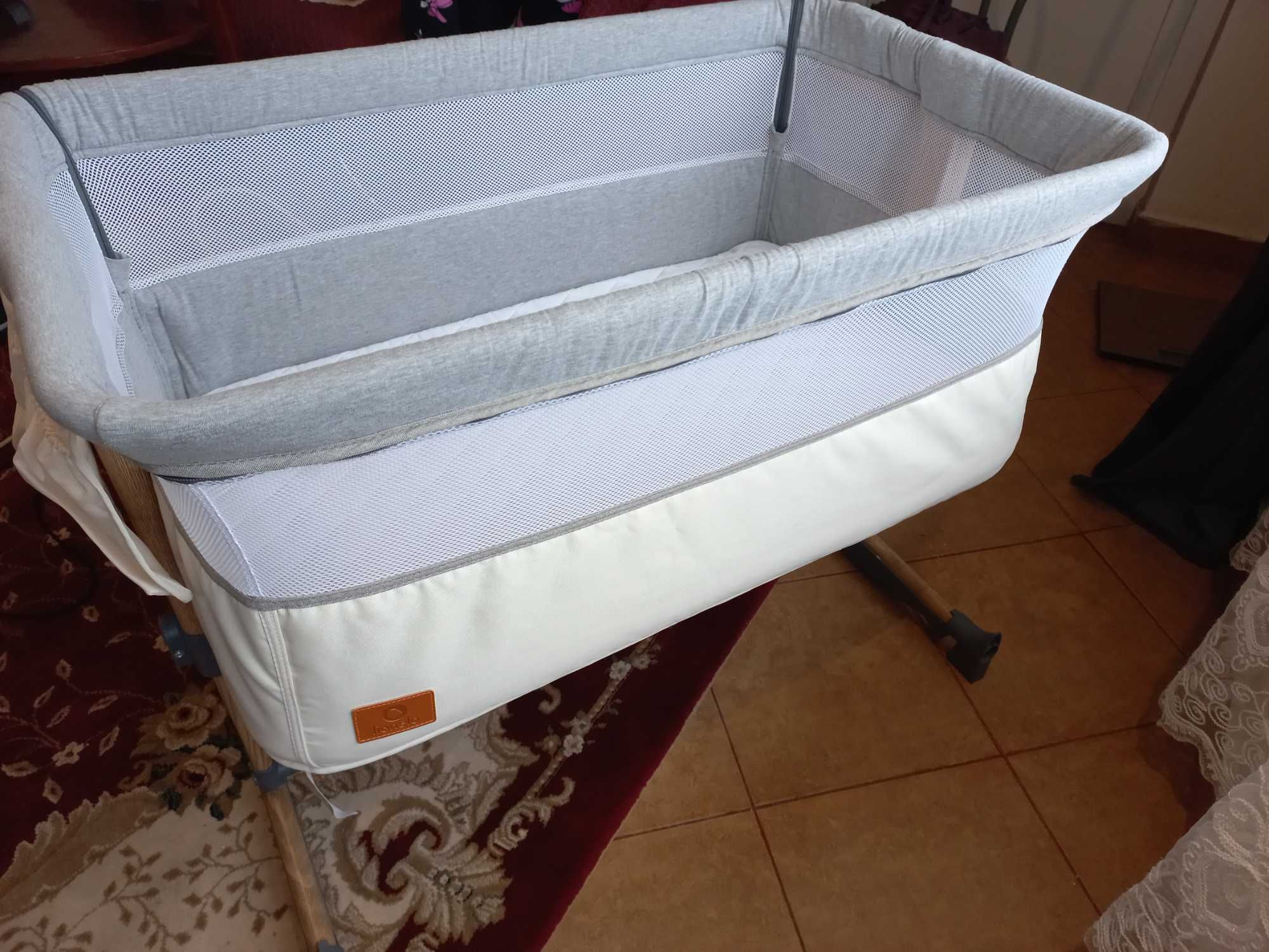Pătuț co-sleeper Lionelo Leonie
