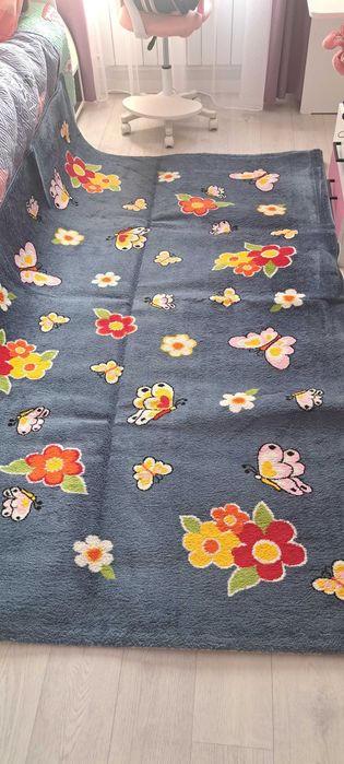 Ковер 150*230 детский в отличном состоянии