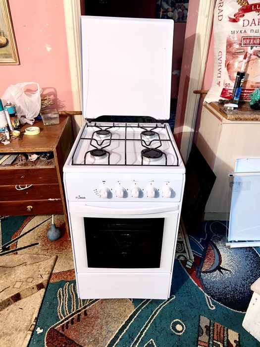 Продам газ плиту рабочая даю гарантию
