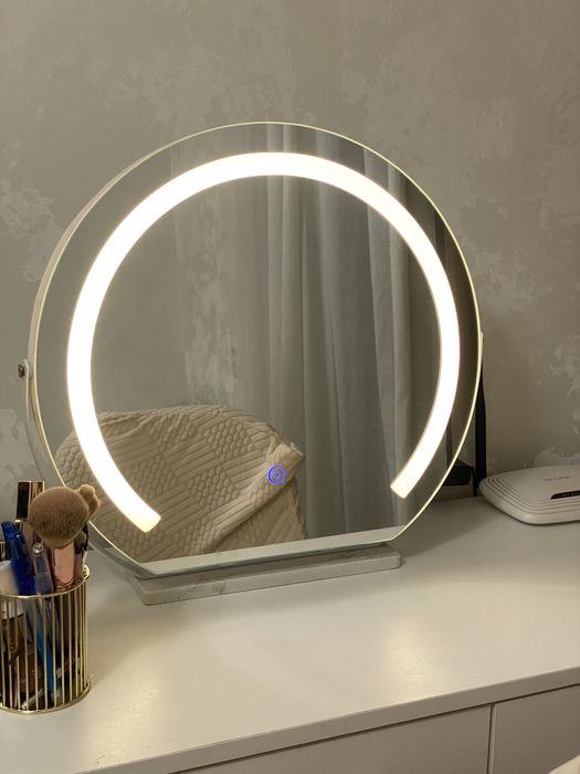 Продам Зеркало настольное косметическое