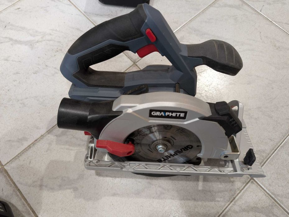 Акумулаторен комплект 18v Graphite. Винтоверт, ъглошлайф, циркуляр.
