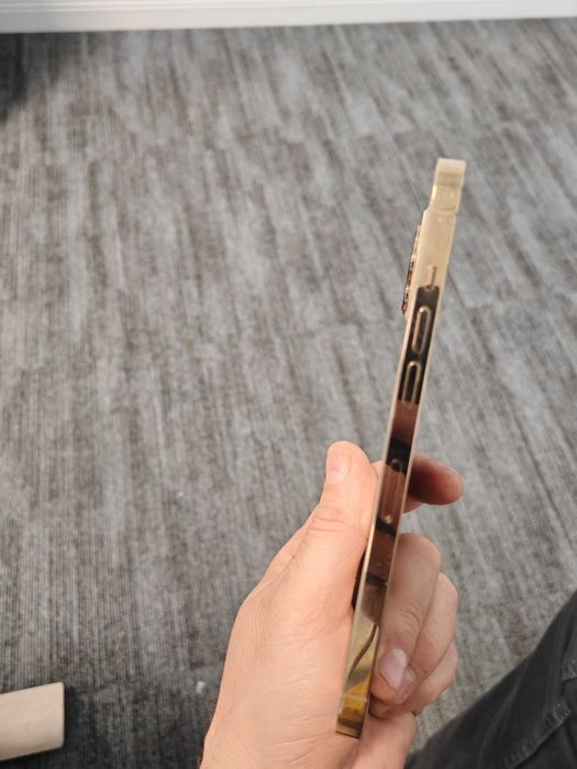 iPhone 12 pro max Gold