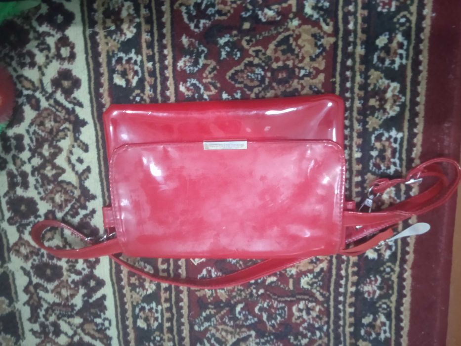 Сумка сочного красного цвета. Почти новый. Qiz sumka. Yangiday