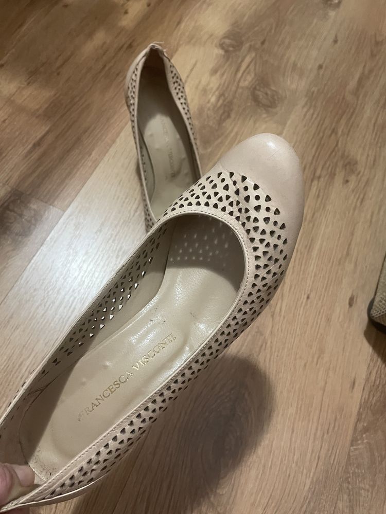 Дамски елегантни обувки с ток