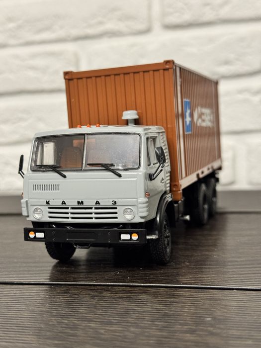 Модель автомобиля 1/43