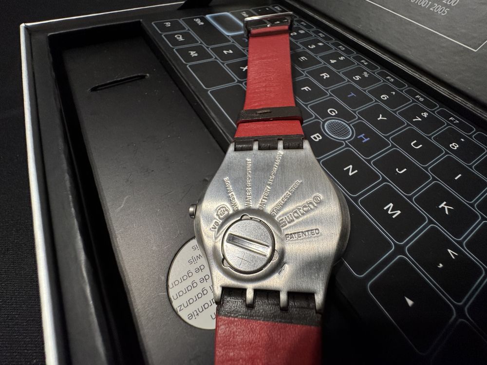 Swatch 2Q 007 Edition