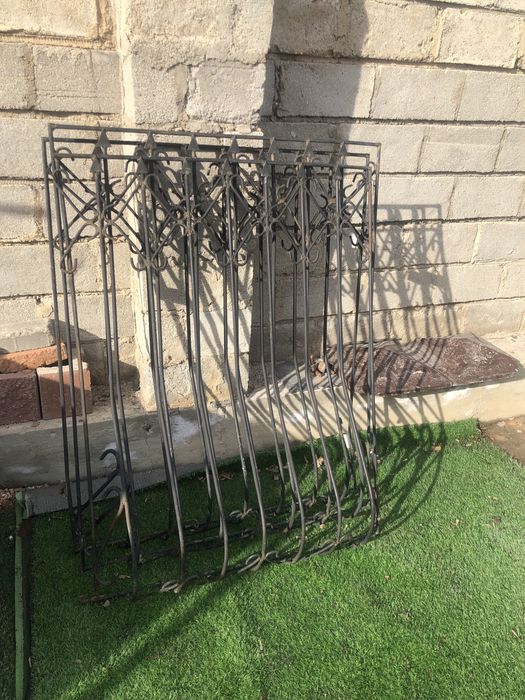 Решетки на окна размер 131.5/103см