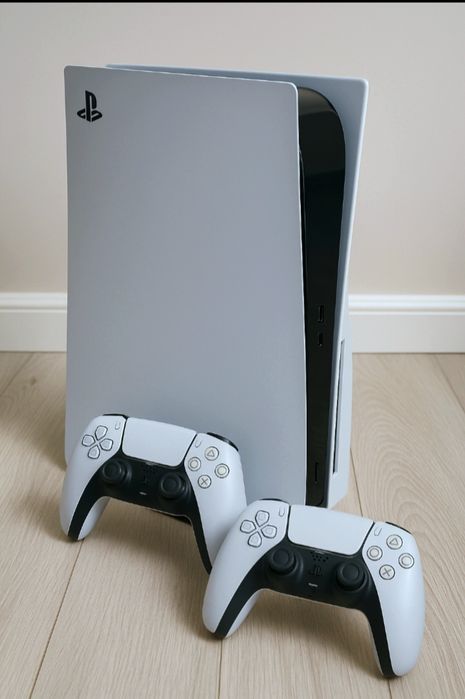 Playstation 5 дискаводом sony   2+джостика
