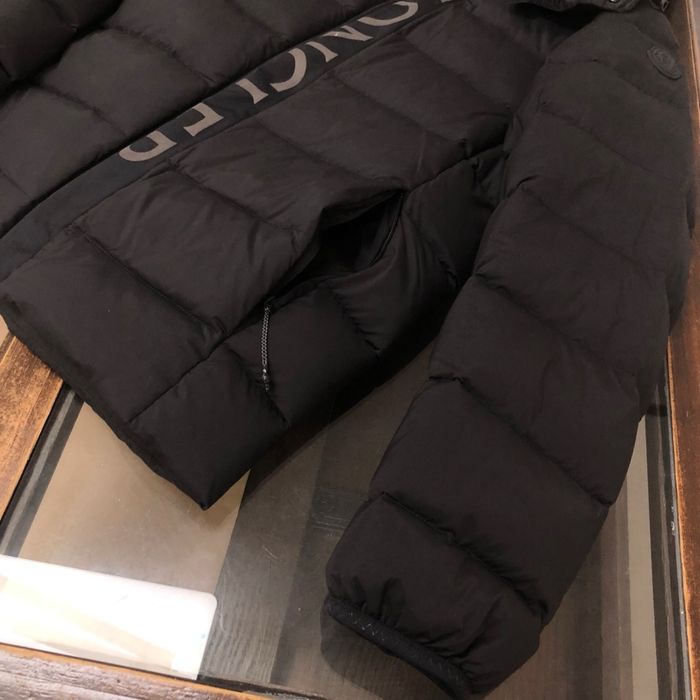 Geaca Moncler colectie noua