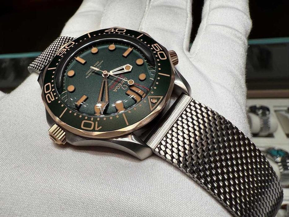 Мъжки Часовници Seamaster Diver 300M зелено