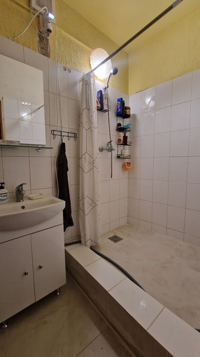 De vânzare spațiu comercial