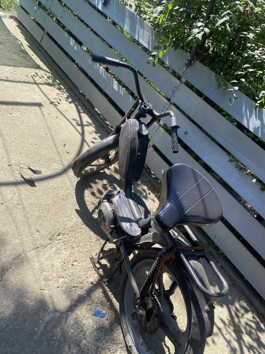 Se vinde scuter si moped mai multe deltali in pv