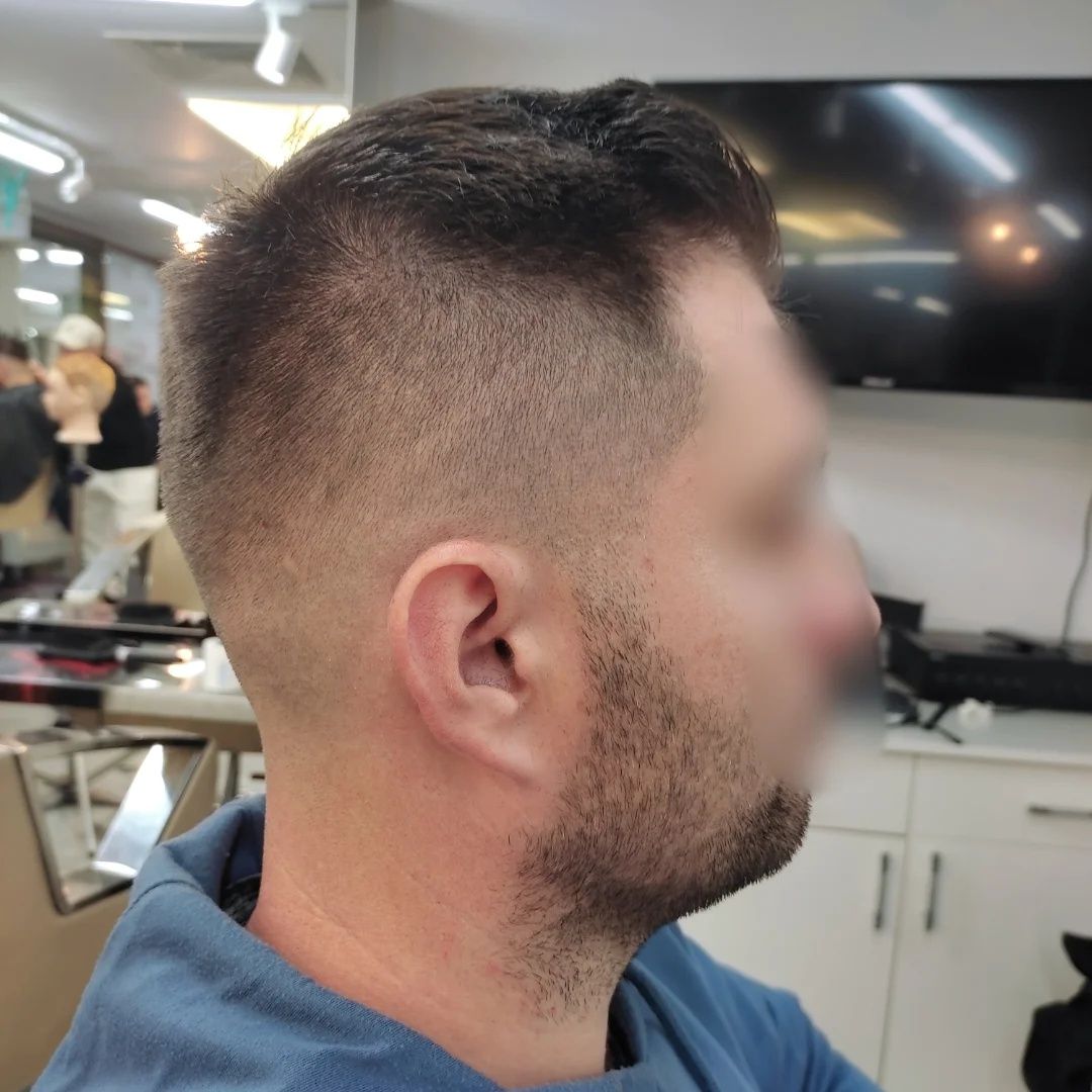 Frizer la domiciliu. Tunsoare Perfectă – Prețul Îl Alegi Tu!