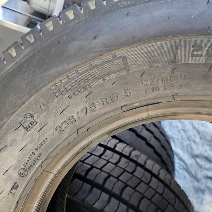 1 тежкотоварна гума 235/75R17.5 Pirelli RO2Drive 132/130M 14PR DOT2023