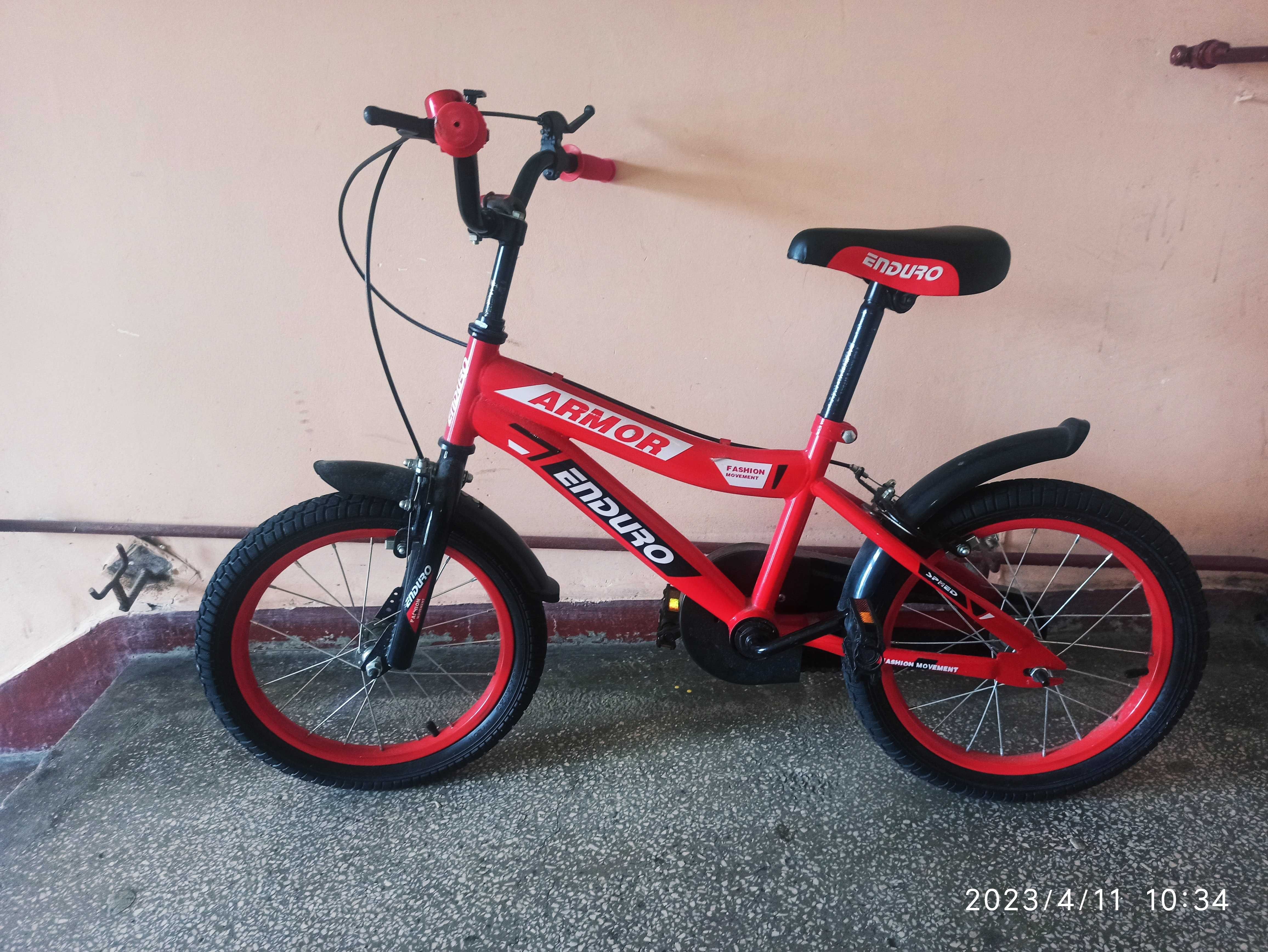 Bicicleta in stare excelenta 3-7 ani