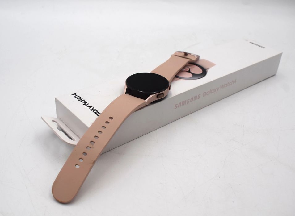 Нов Смарт часовник Samsung Galaxy watch 4