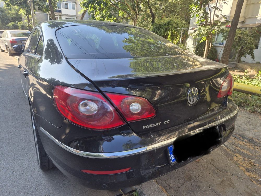 Vand volkswagen passat cc anul 2010 putin avariat