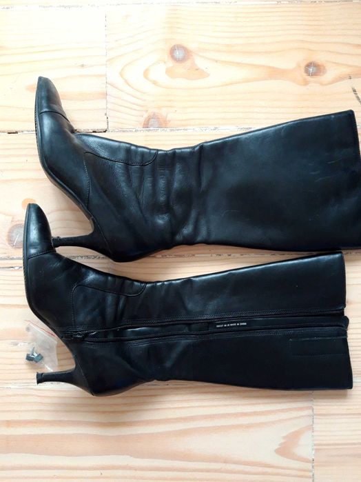 cizme negre din piele de foarte buna calitate