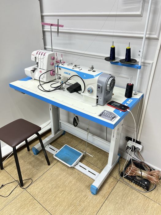 Продам швейную машинку