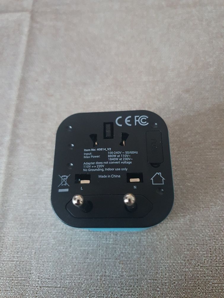Adaptor  universal Kwmobile