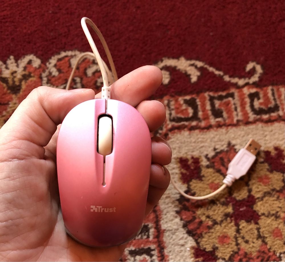 Mouse trust cu fir mouse roz mouse mic roz cu fir