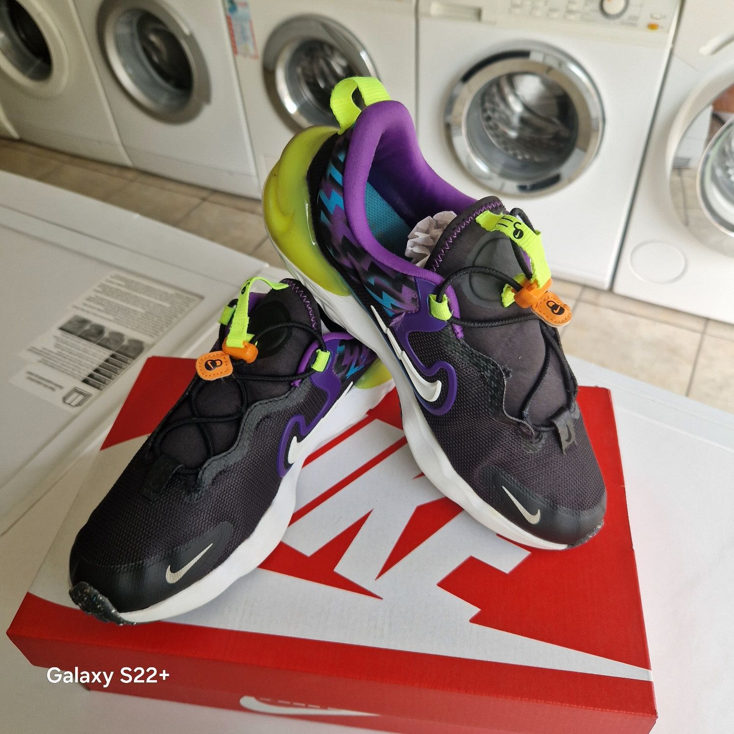 Дамски маратонки NIKE 38.5