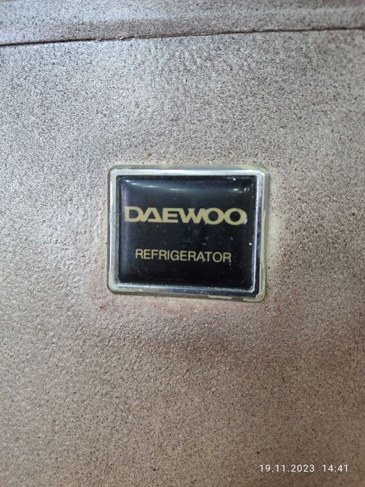 Холодильник  Daewoo большой и корейский.