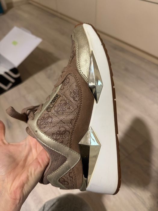 Дамски обувки/маратонки Guess