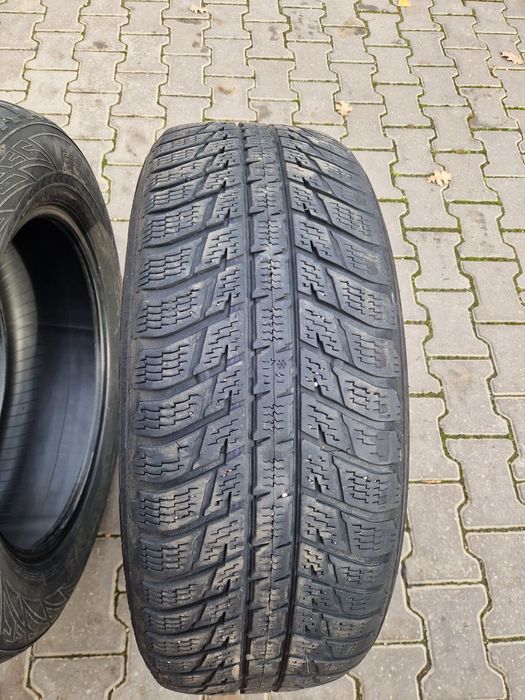 235/60R18 Nokian WR SUV 3