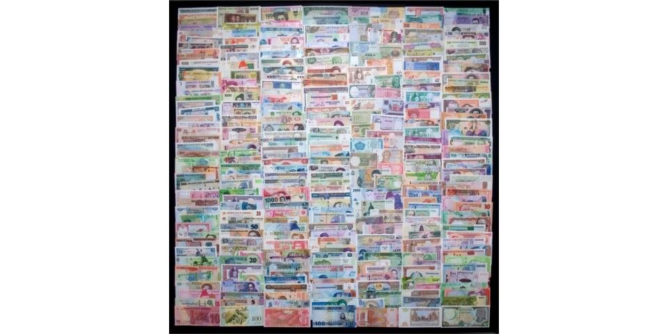 Lot 100 de bancnote din toată lumea diferite necirculate