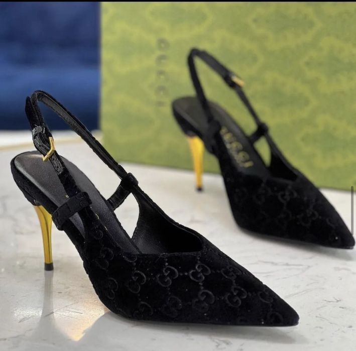 Черни кадифени обувки гучи Gucci ток остри елегантни