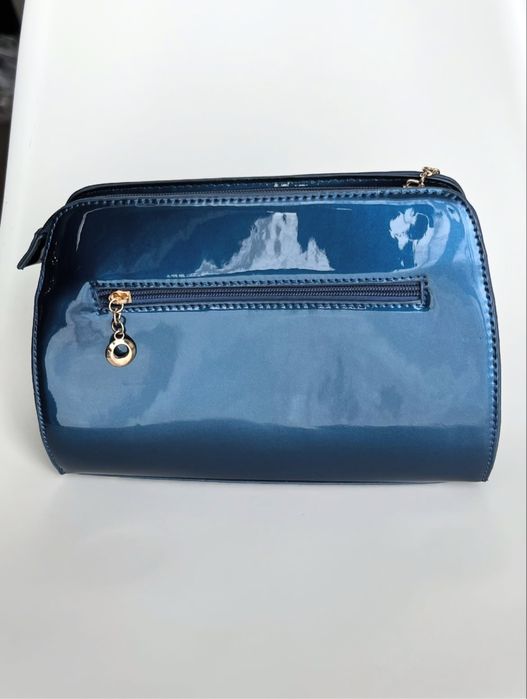 Малка чанта от син лак