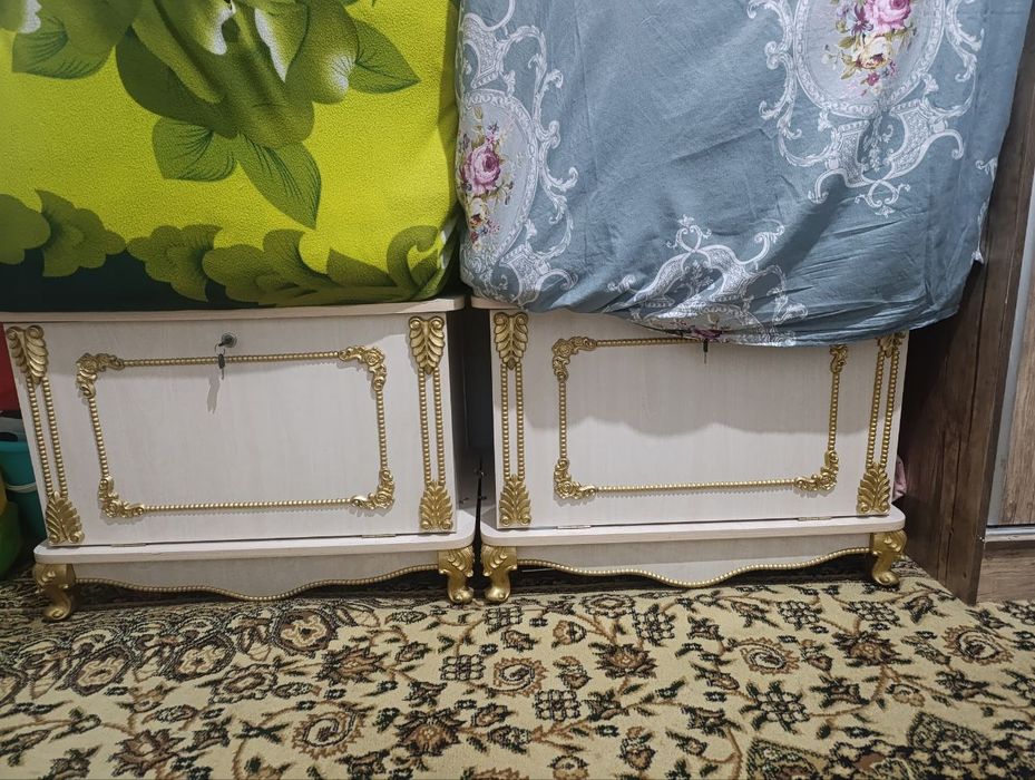 Курпача, ястик ва сандик сотилади.