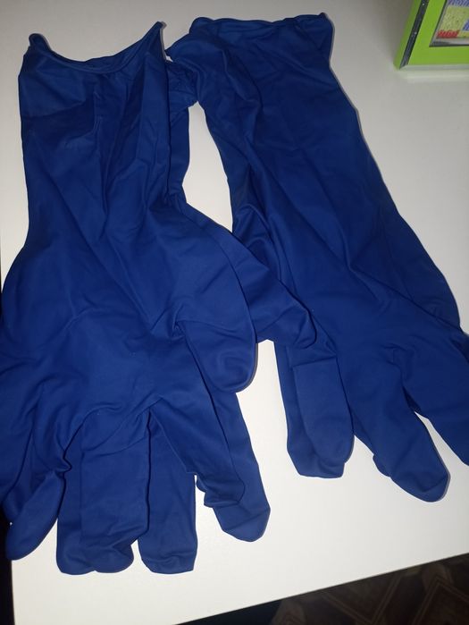 Перчатки резиновые  новые 2 пары