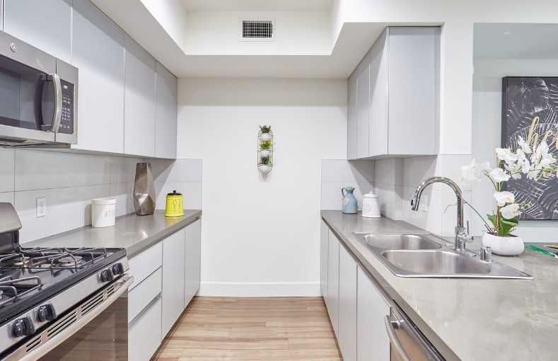 Дава се под наем Двустаен апартамент в Бургас, Меден рудник - зона В - 70 кв.м за 331.5 € - Снимка #1