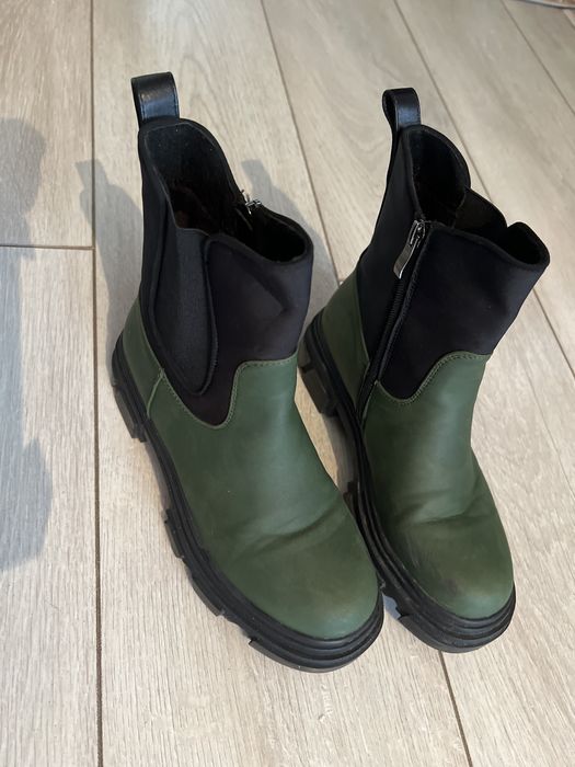 Ботинки для девочки цвета хаки