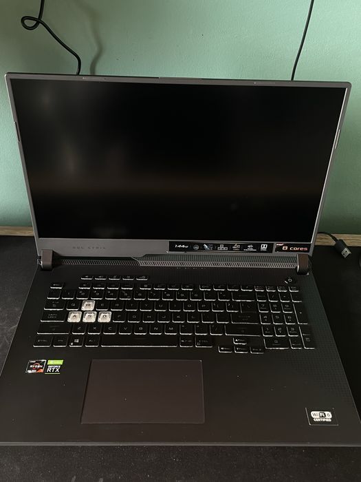 Vand Laptop Gaming Premium Asus Rog Strix G17IE cu Windows 11 PRO