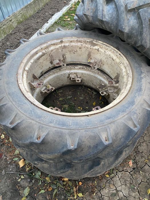 Vând roți tractor