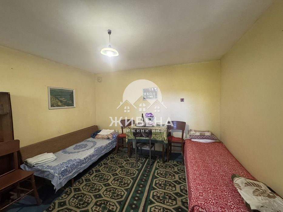 Къща с парцел 706 кв.м, м-т Манастирски рид