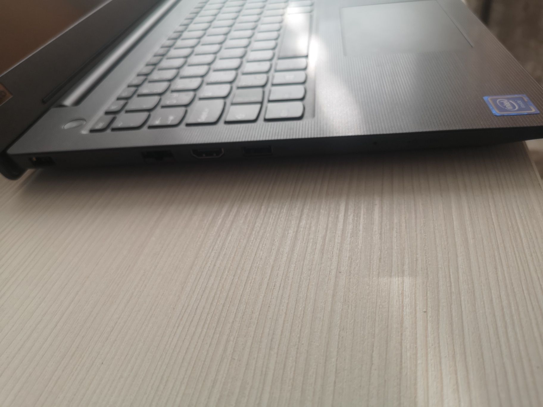 Lenovo V130-15IiGM