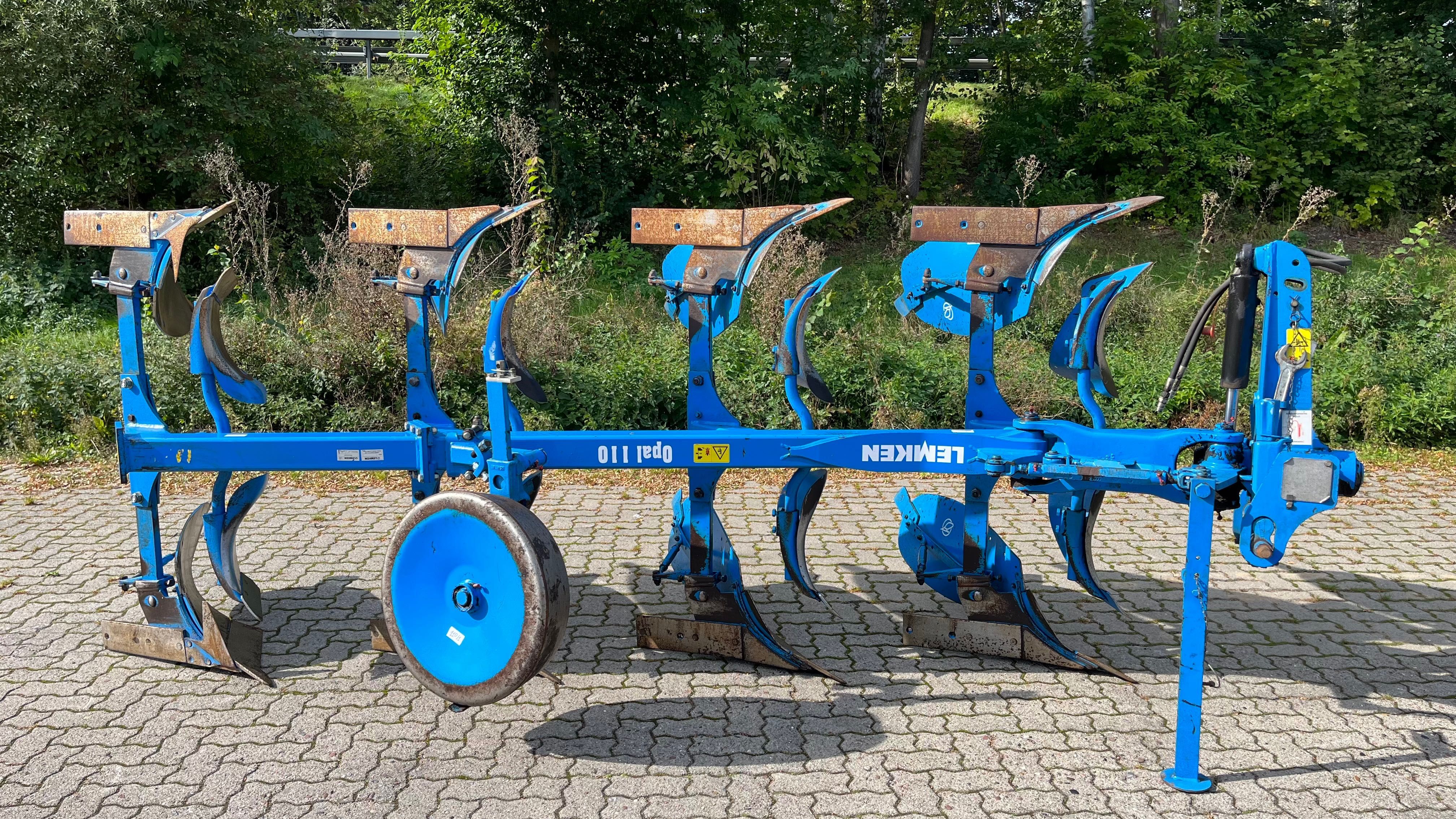 Lemken Opal 110. Claas, Case, John Deere, Belarus tortadi